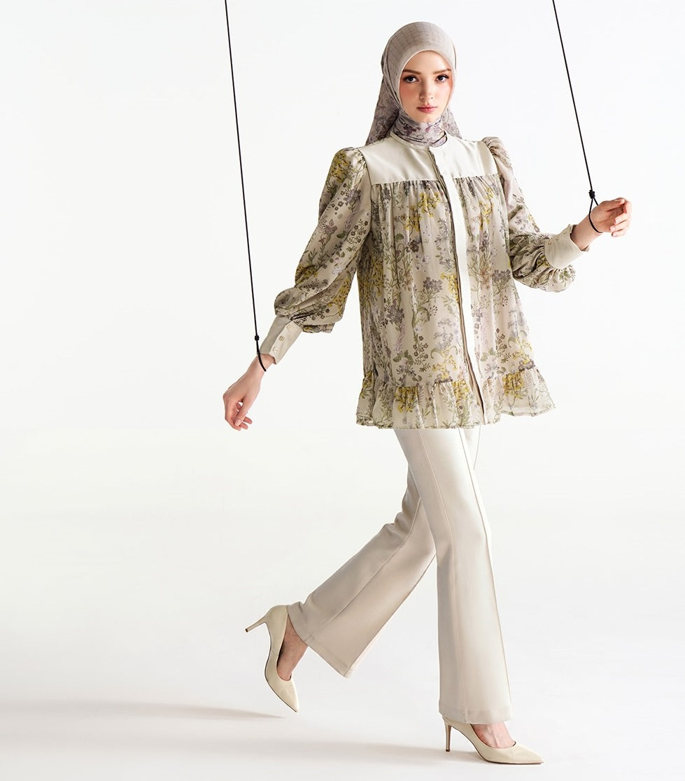 Baju Cream Cocok dengan Jilbab Warna Apa