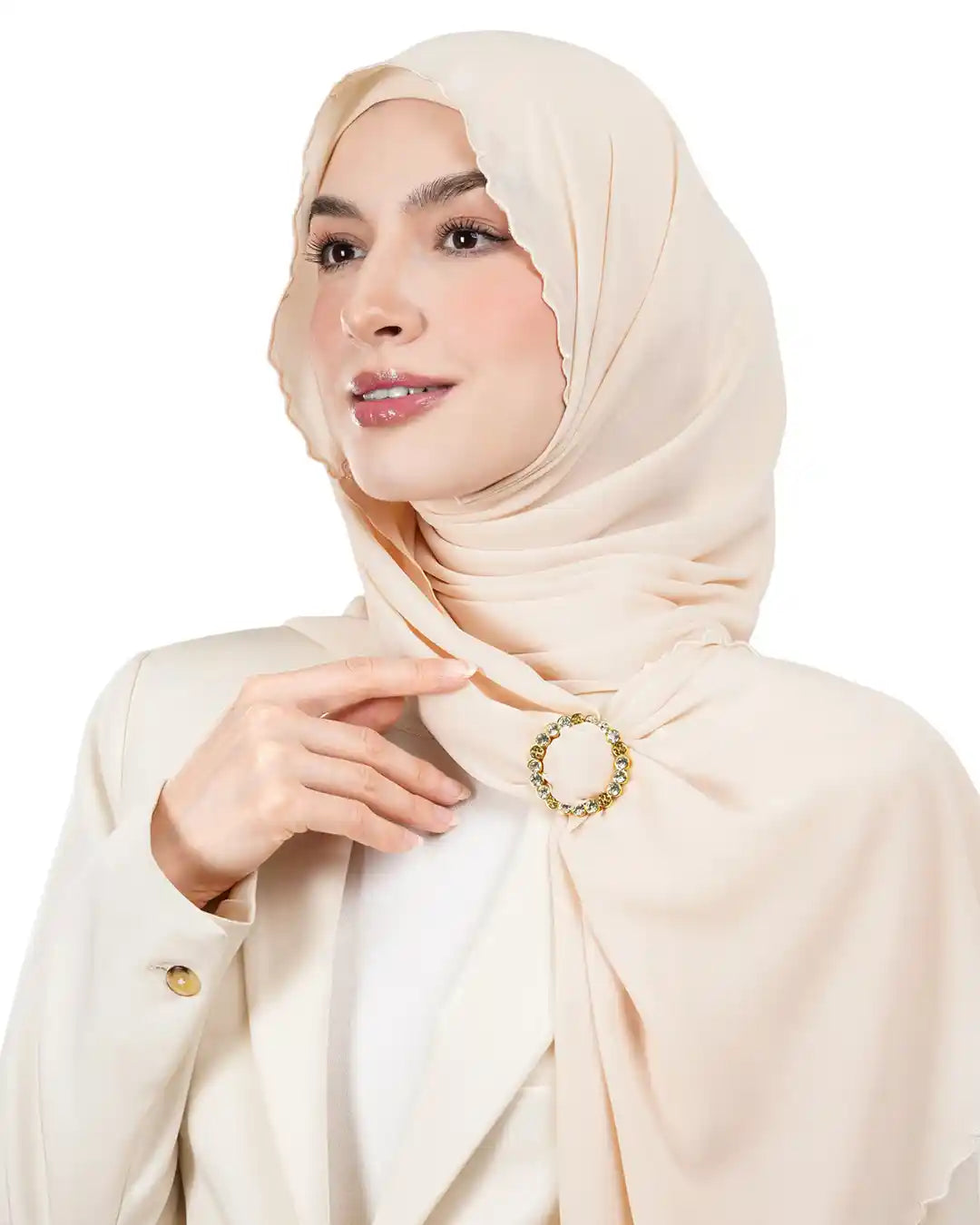 Baju Cream Cocok dengan Celana Warna Apa