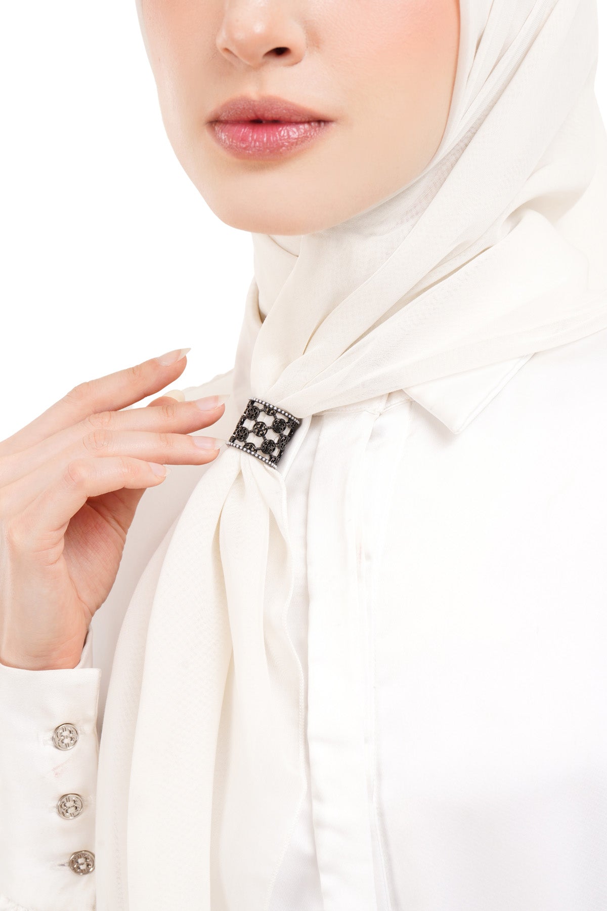 Vivienne Ring Brooch - Black