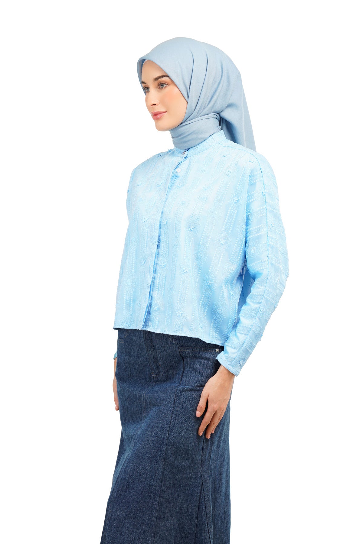 Daisy Embroidery Batwing Crop Shirt - Blue