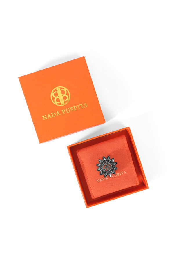 Flora Mini Brooch - Black