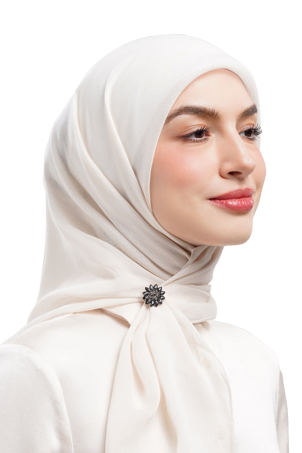 Flora Mini Brooch - Black
