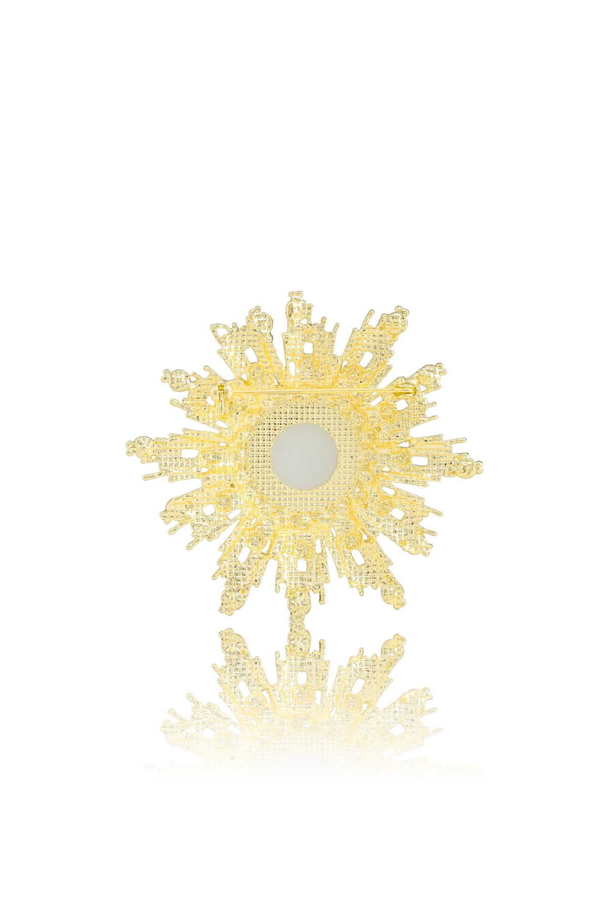 Seina with Pearl Brooch - Gold Iredescence