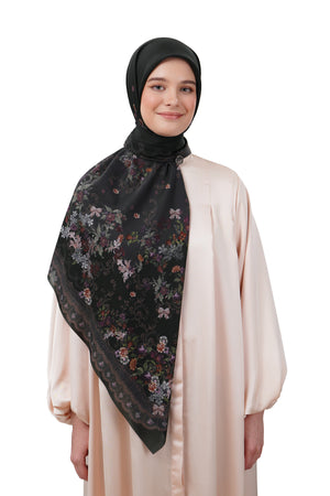 Lace Poem Series Large - Black