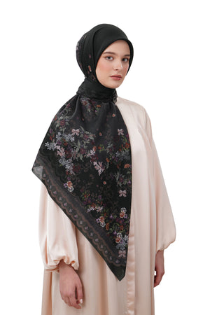 Lace Poem Series Large - Black