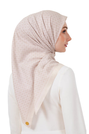 Monogrid Scarf - Pearchment