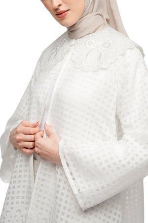 Issabelle Collar Outer - White
