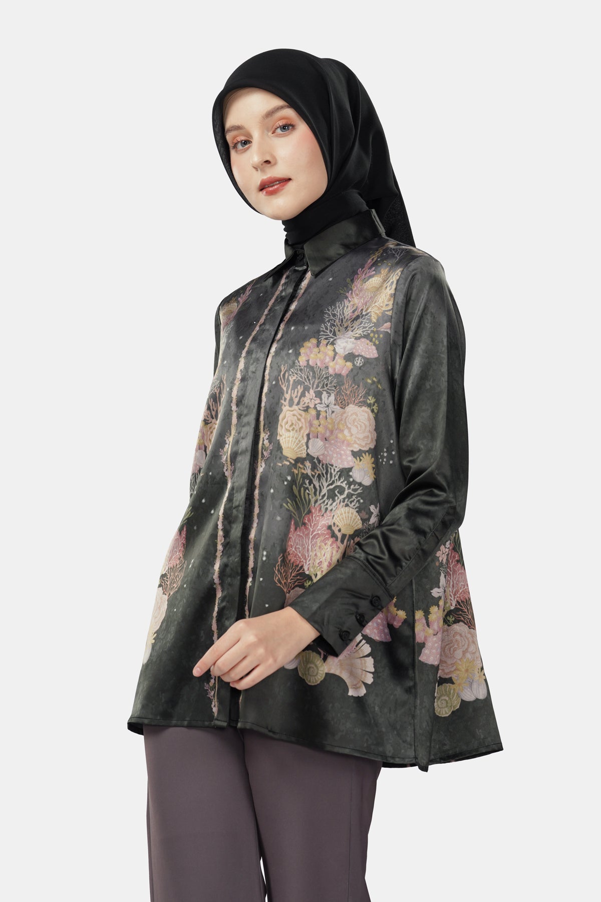 Sea Goddess Basic Shirt - Black