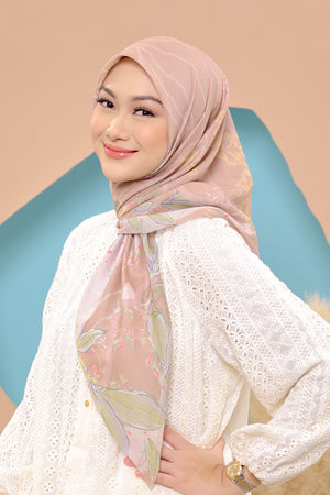 Alma Tan