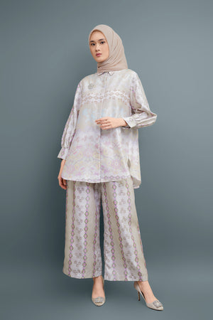 ASHMEERA PLEATED SHIRT - CREAM