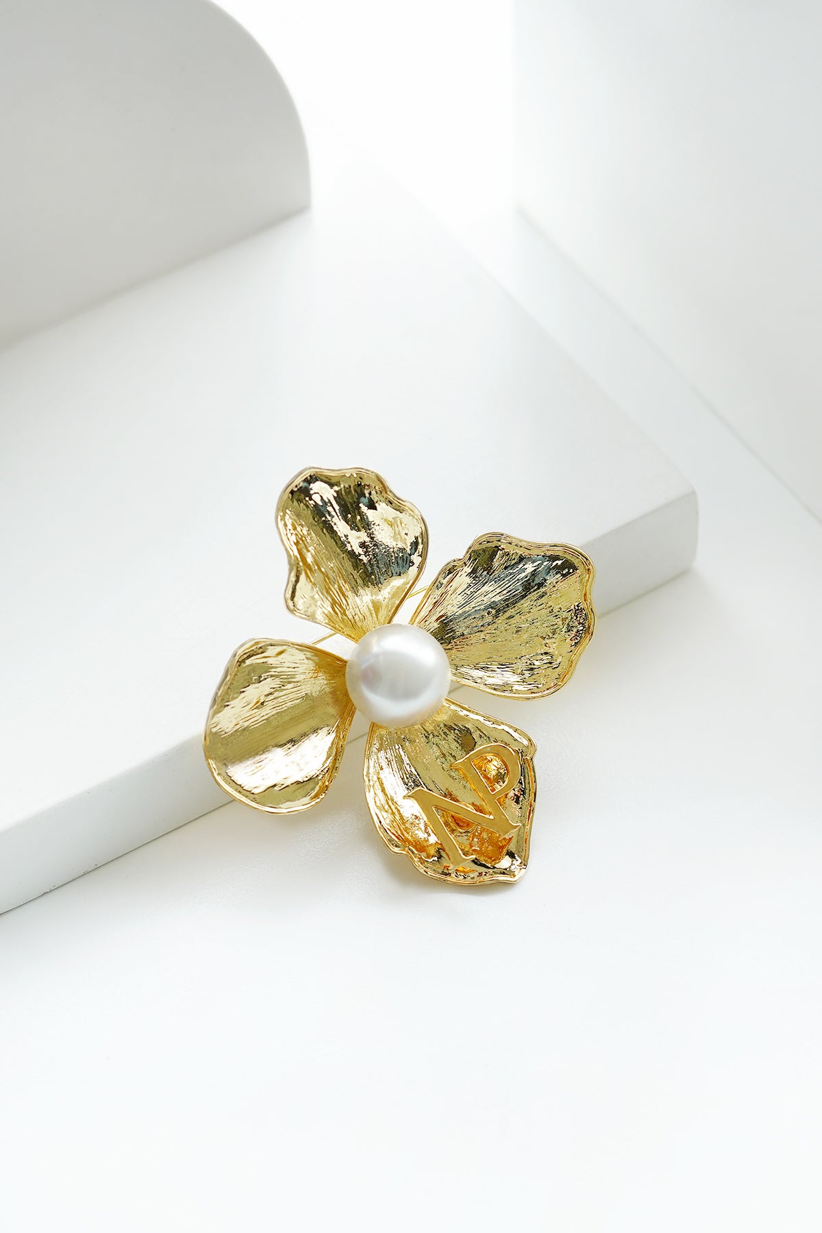 Trevia Brooch - Gold